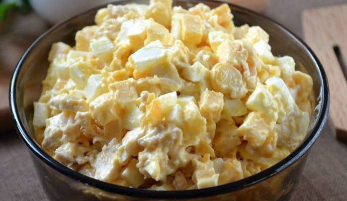 салат сытный с курицей и сыром фото