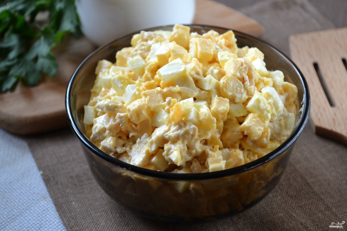 салат сытный с курицей и сыром фото
