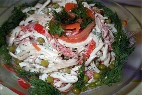 салаты с кальмарами вкусные и легкие фото