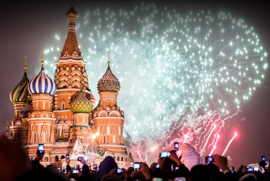 салют на новый год в москве 2019 фото