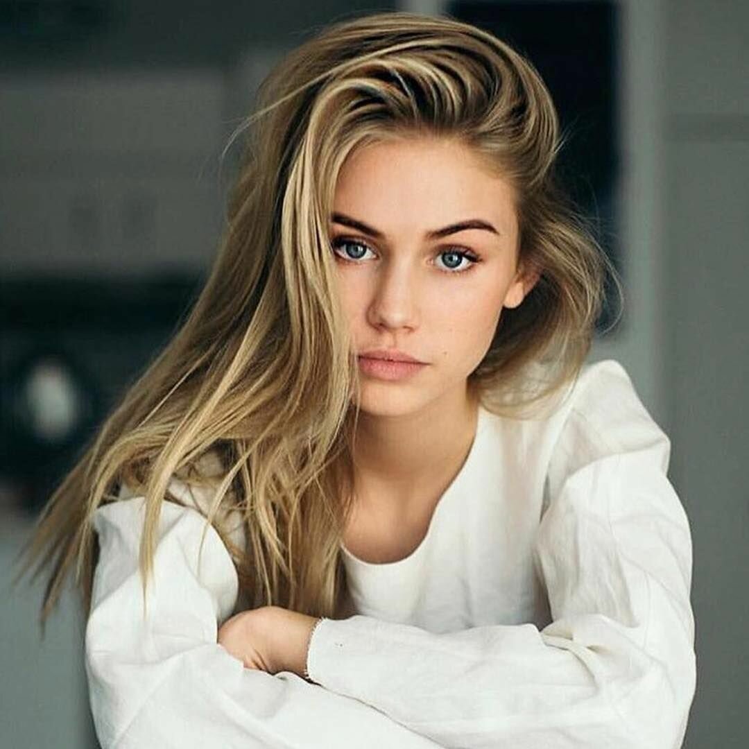 scarlett leithold фото