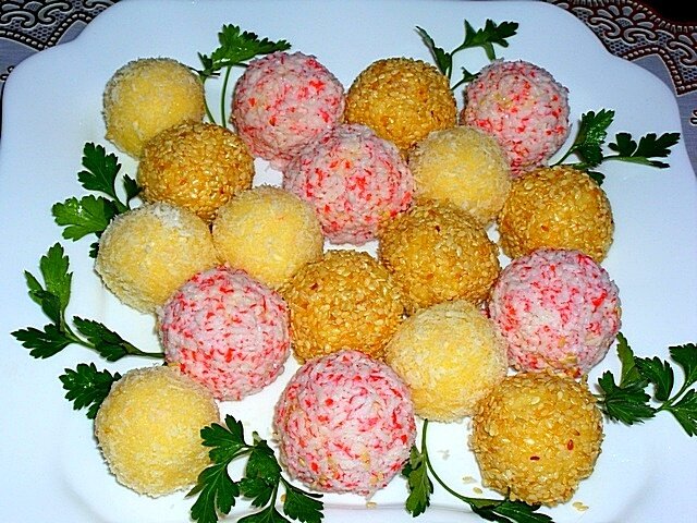 шарики из сыра и крабовых палочек фото
