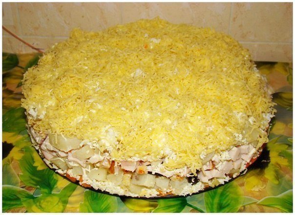 слоеный салат с копченой курицей фото