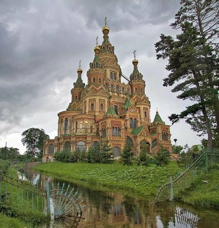 собор петра и павла петергоф фото