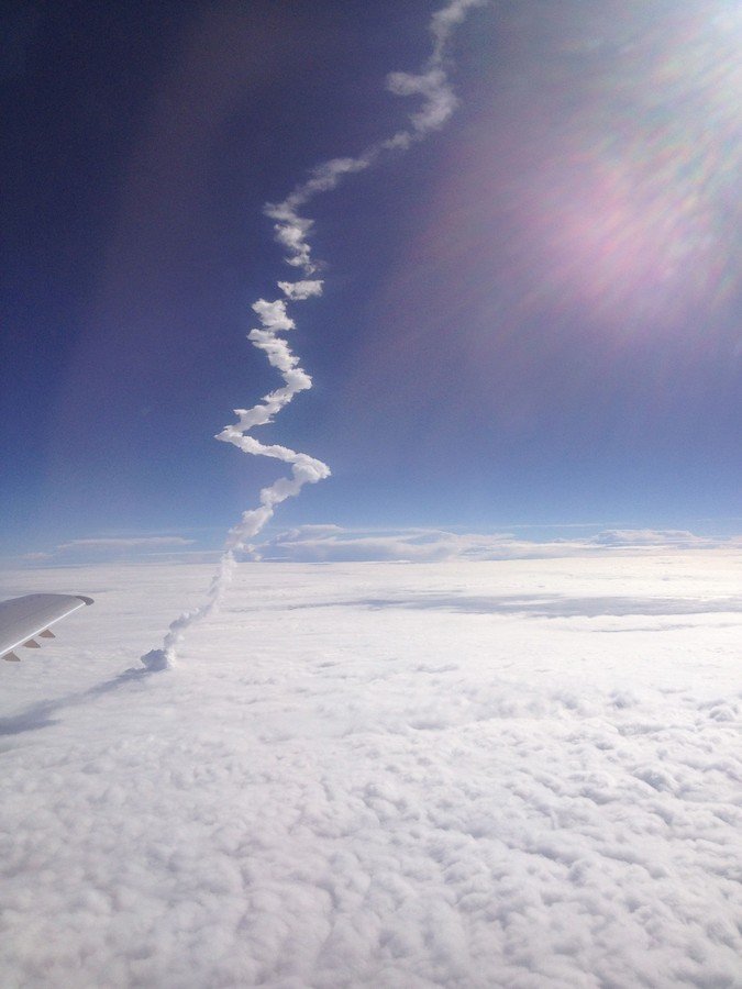 space shuttle из облаков фото