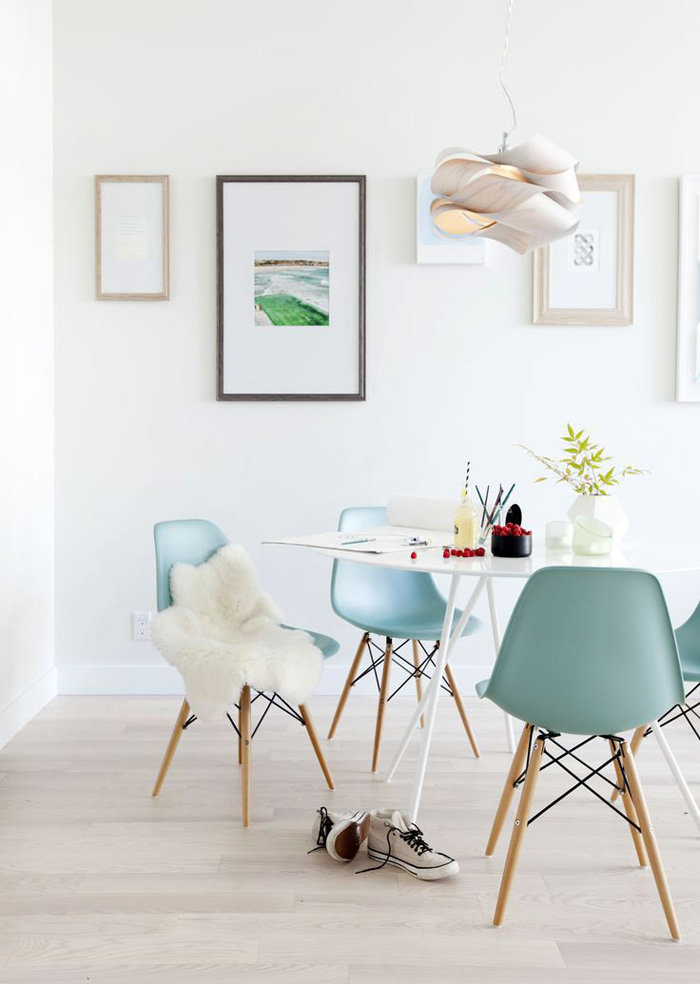 стул eames style в интерьере фото