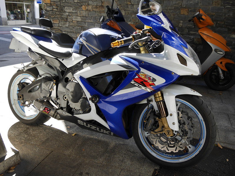 Suzuki GSX-R series фото