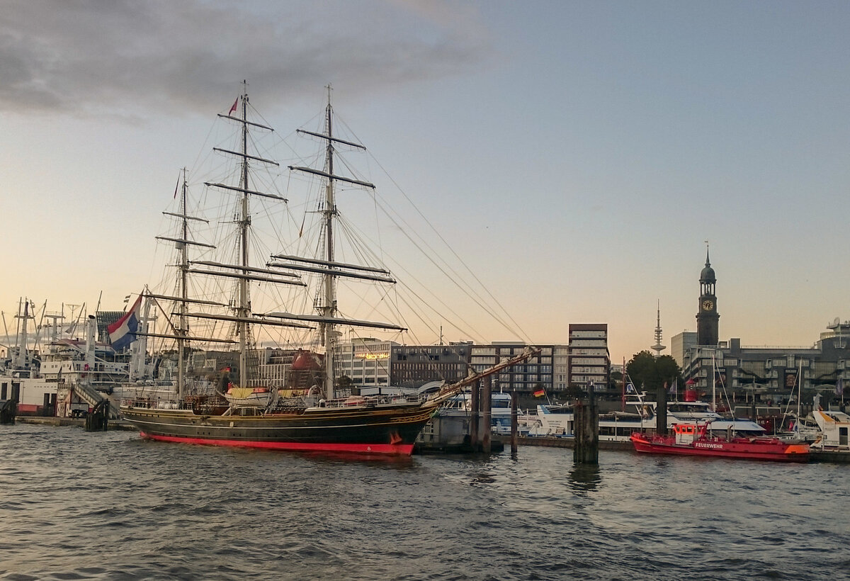 tall ship фото