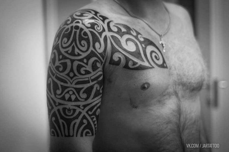 tattoo этника на груди фото