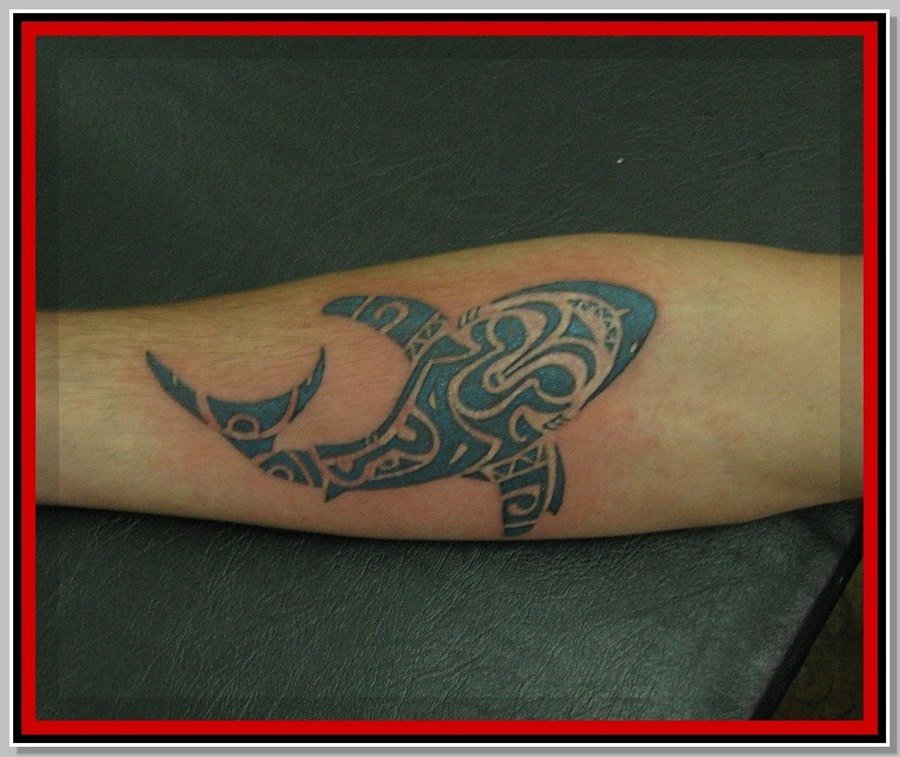 тату акула молот полинезия фото