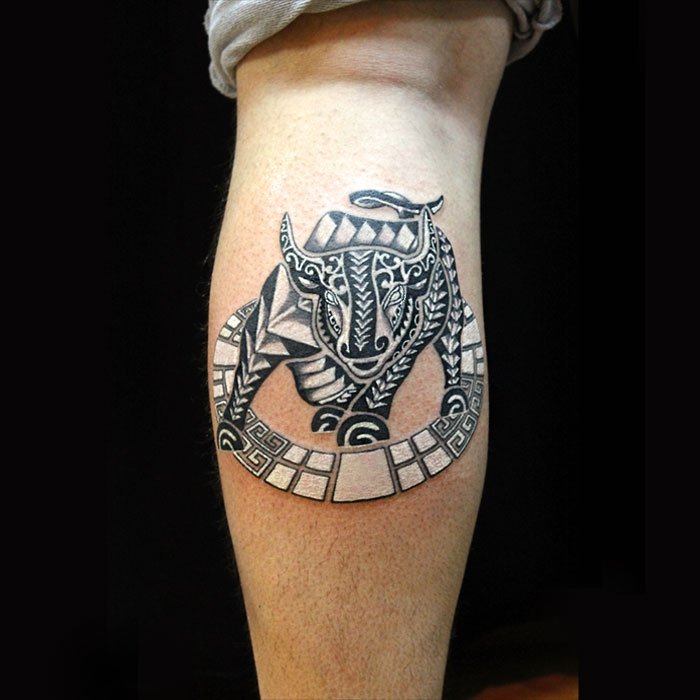 татуировки кот на икре фото
