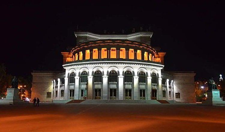 театр оперы и балета армении фото