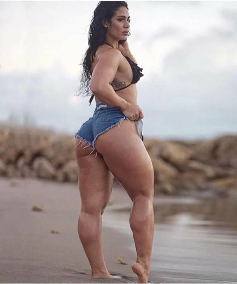 thick thighs girls фото