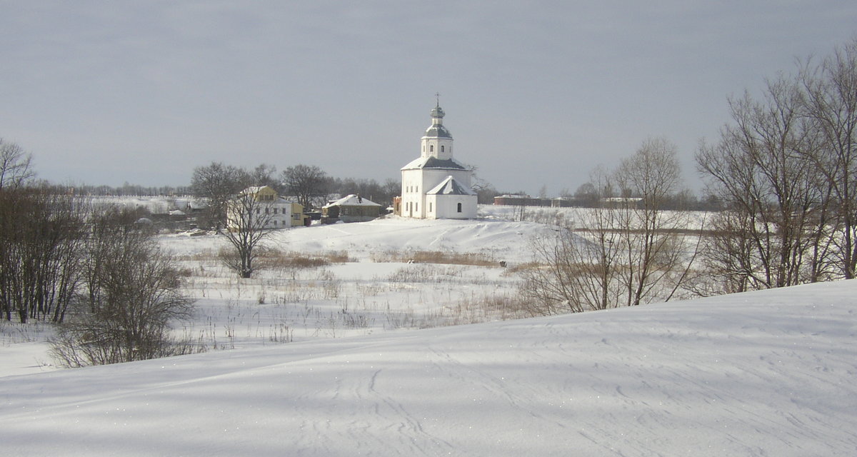 церковь и река суздаль зима фото