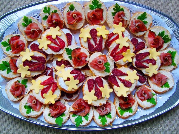 украшение праздничного стола холодными закусками фото