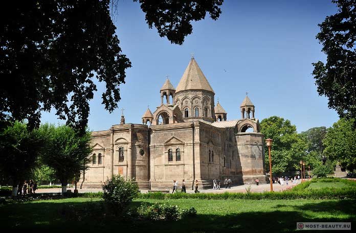 вагаршапат эчмиадзинский кафедральный собор фото