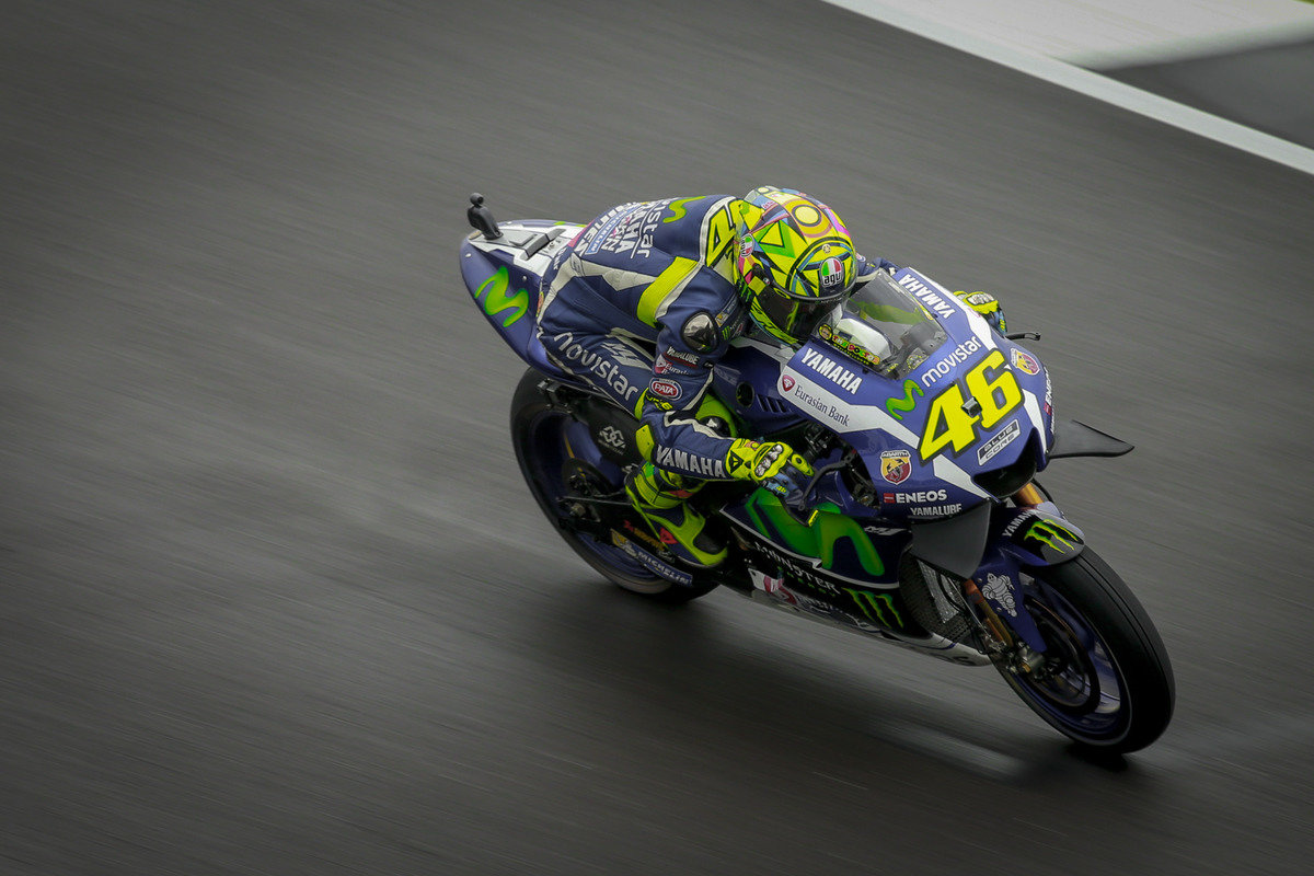 valentino rossi 2019 мотоцикл фото