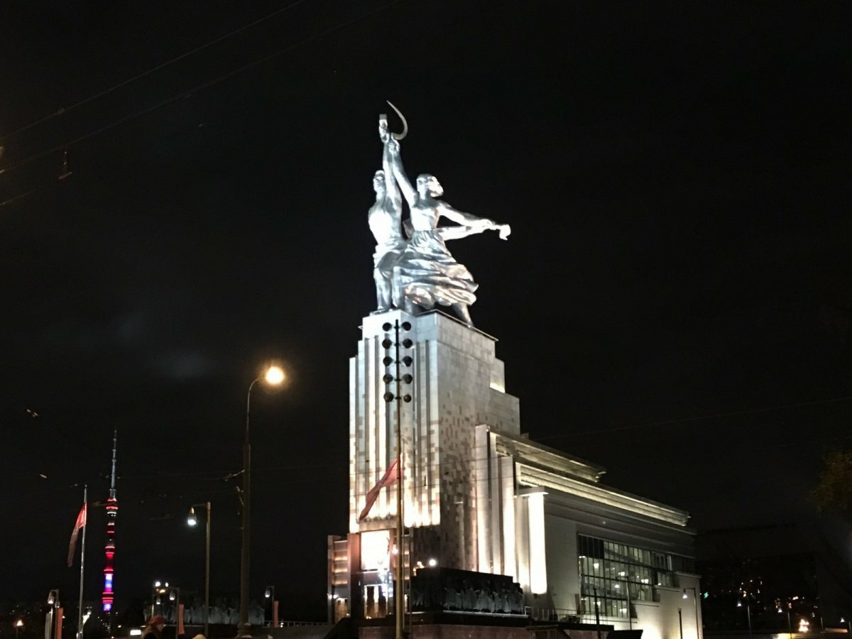 вднх статуя рабочий и колхозница фото