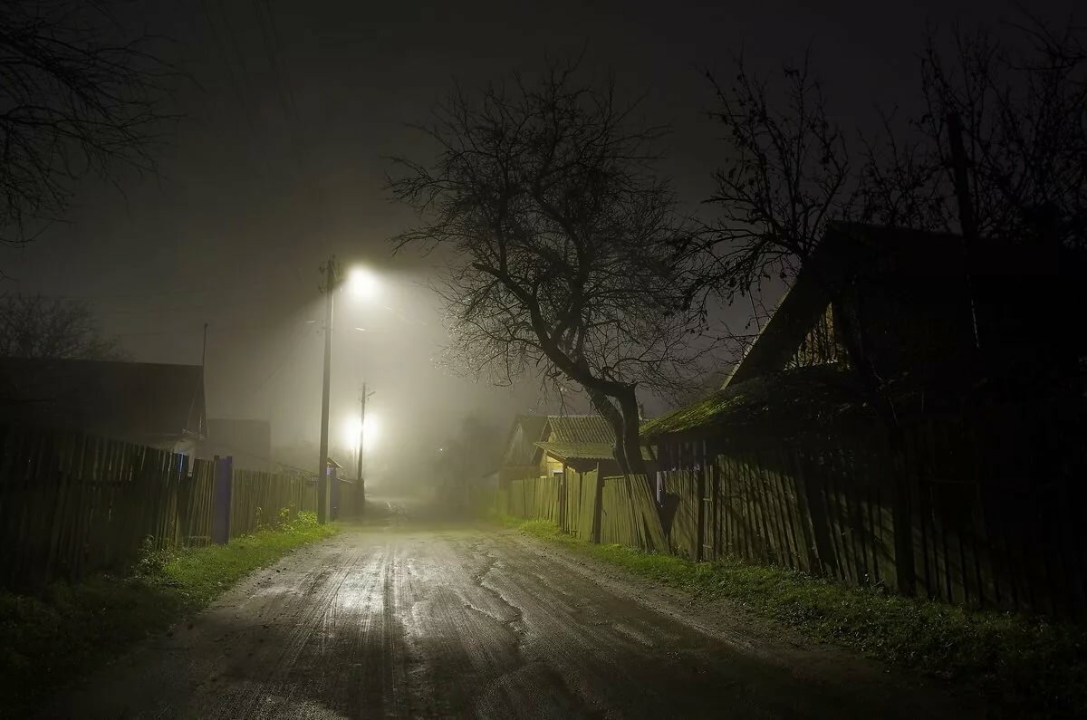 вечер туман в деревне фото