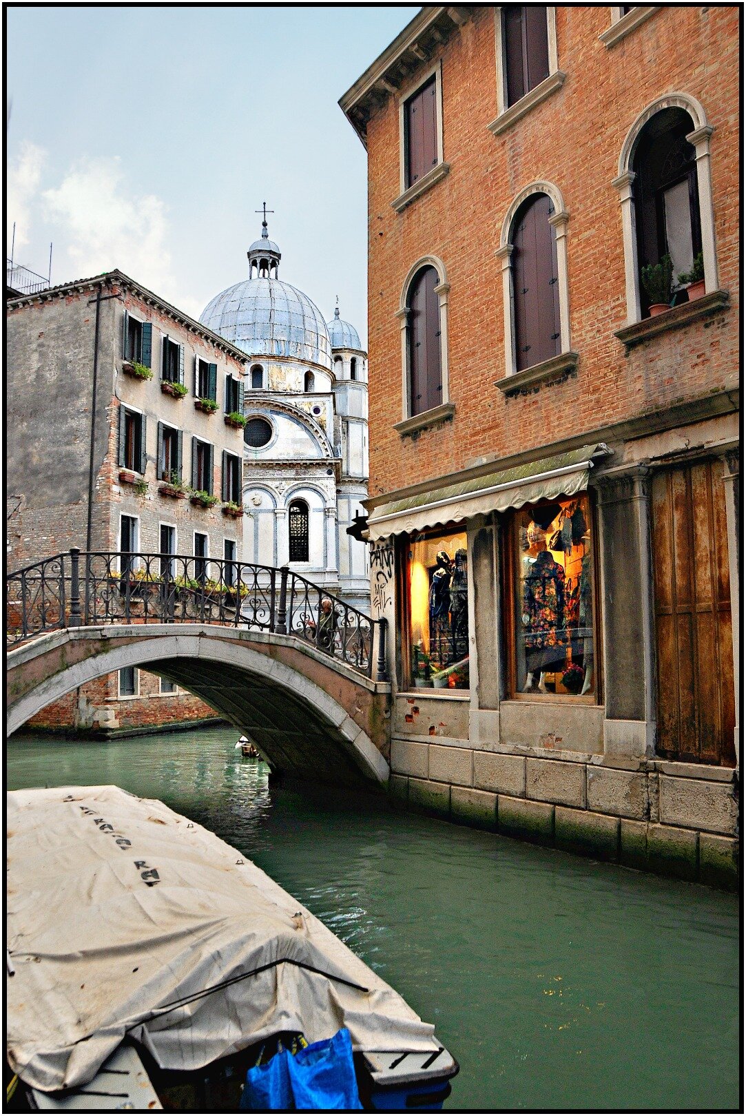 венеция ponte dei pugni фото