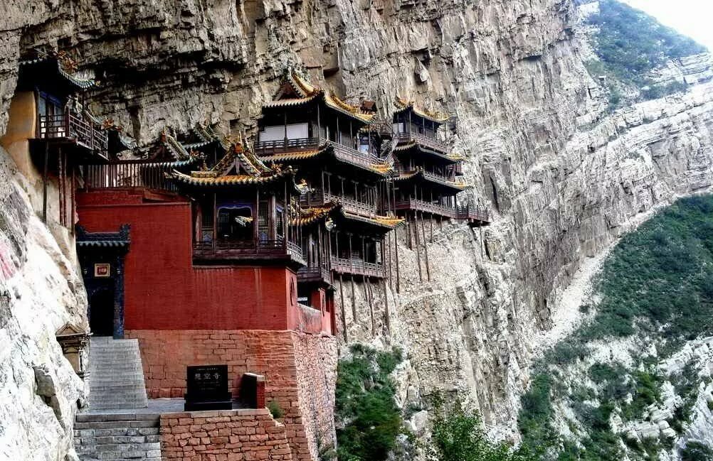 висячий монастырь сюанькун-сы китай фото