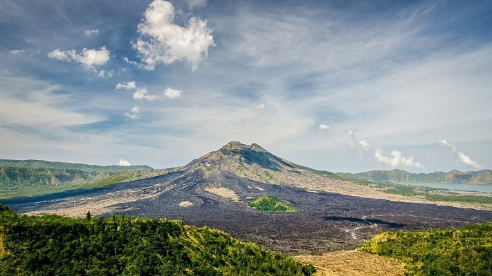 вулкан батур (batur) фото