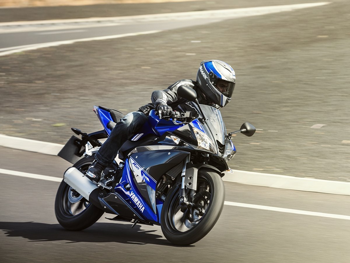 Yamaha YZF-R125 фото
