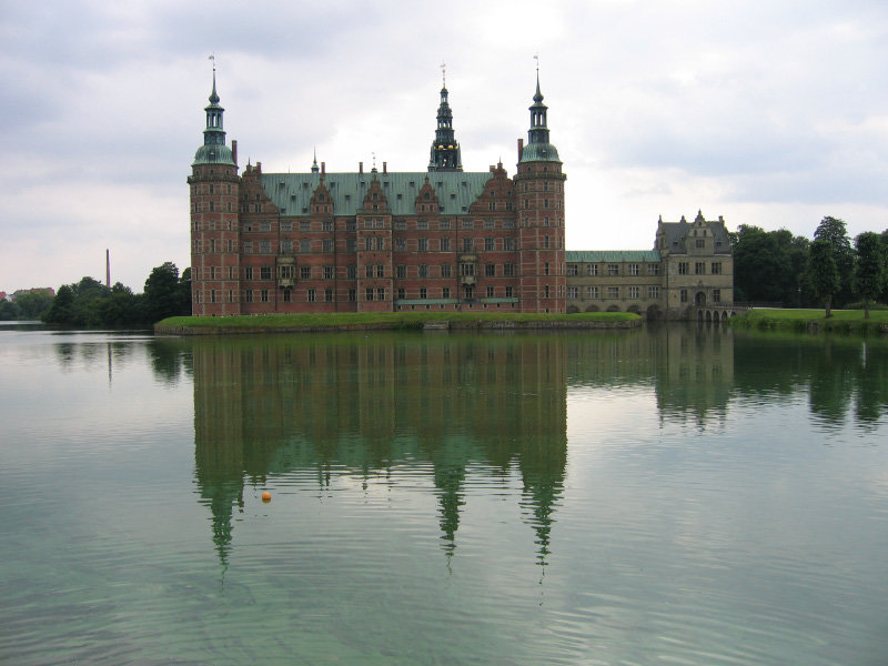 замок фредериксборг дания фото