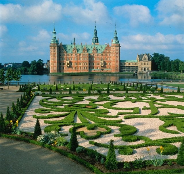 замок фредериксборг дания фото
