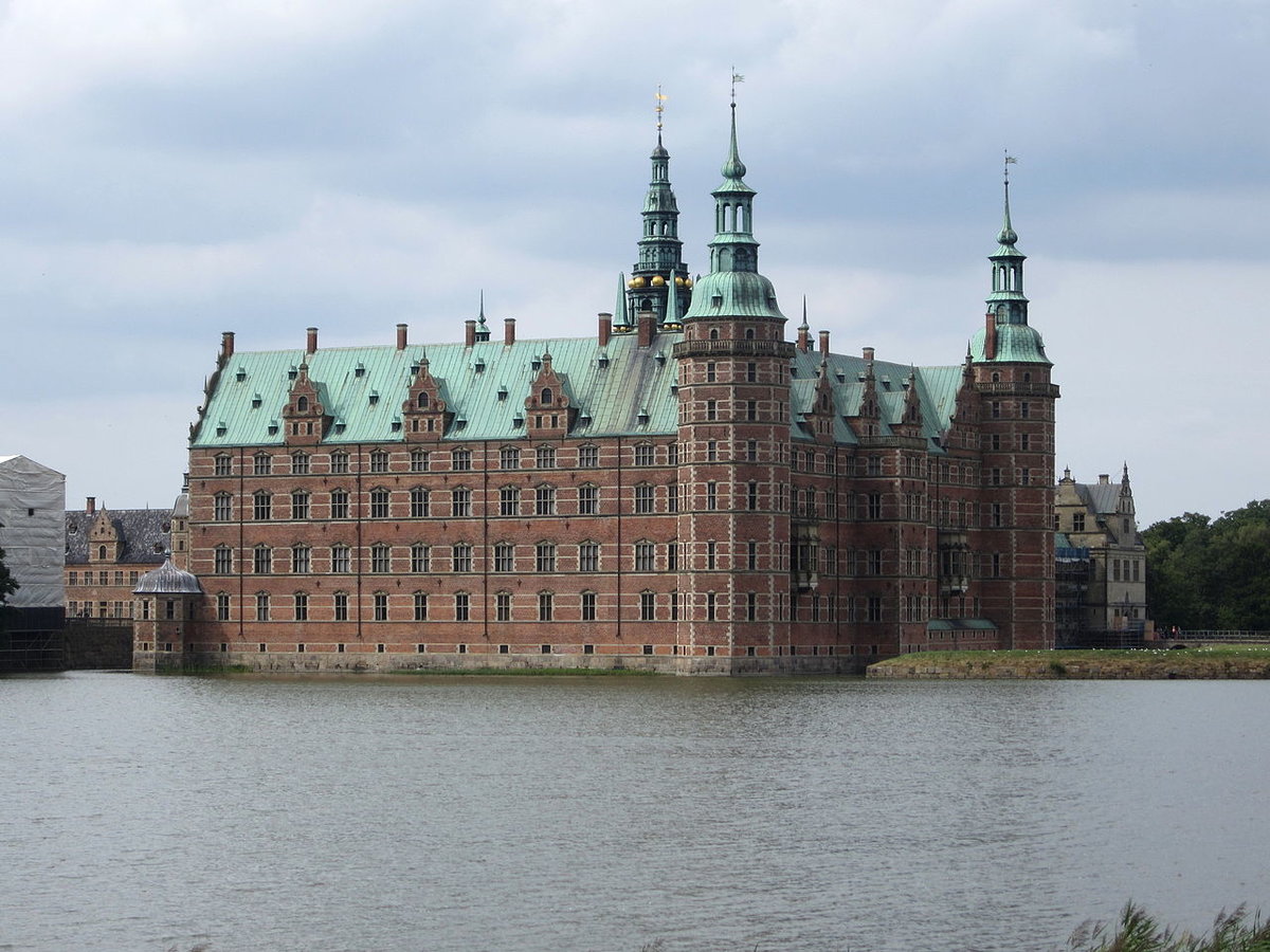 замок фредериксборг дания фото