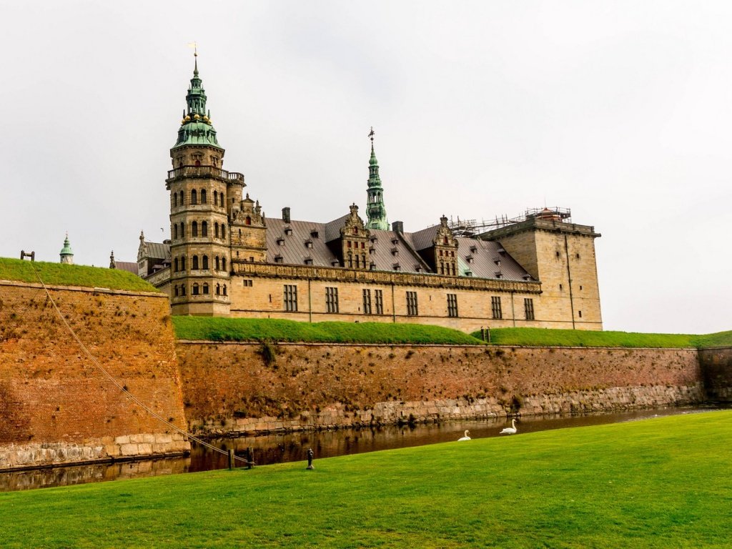 замок кронборг дания фото