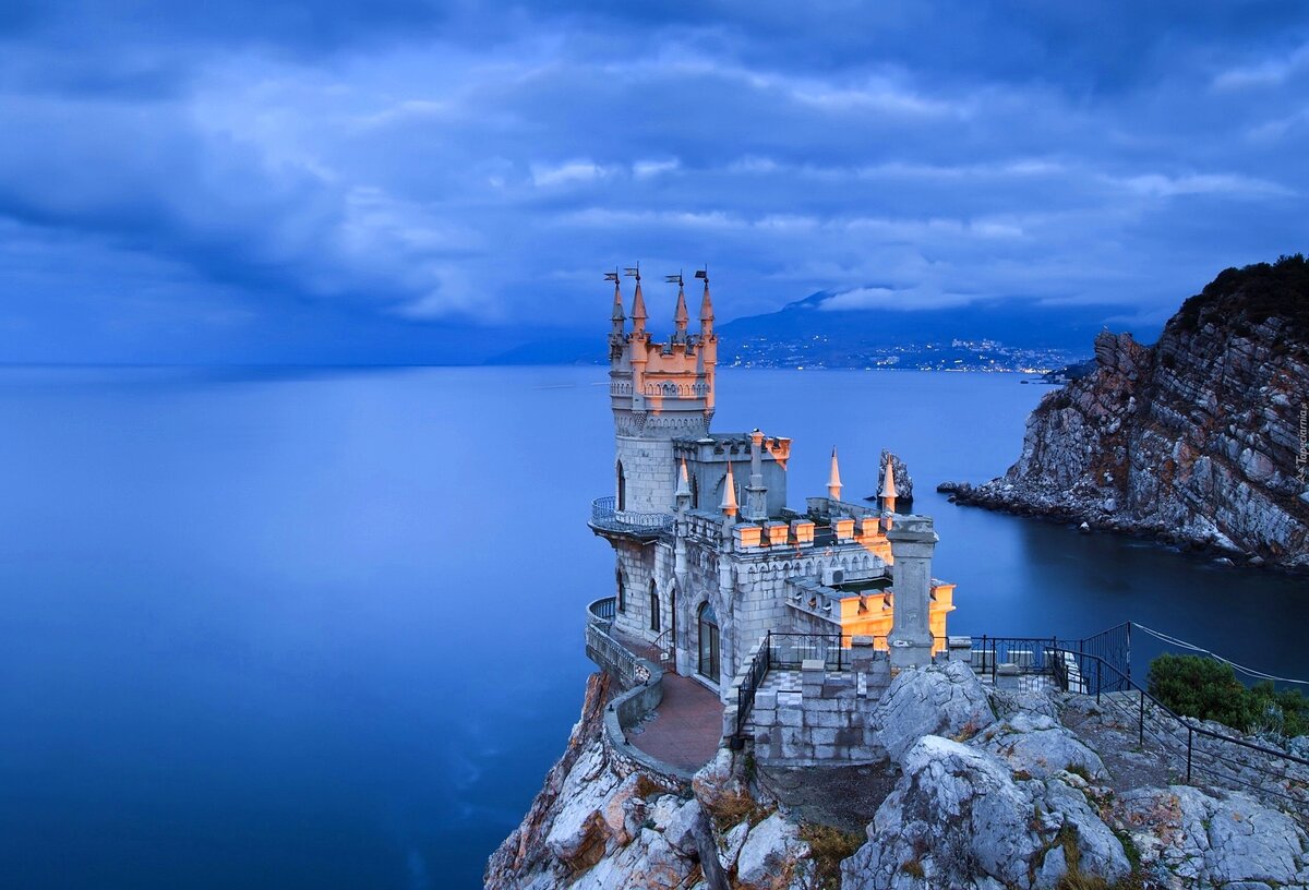 замок ласточкино гнездо в крыму фото