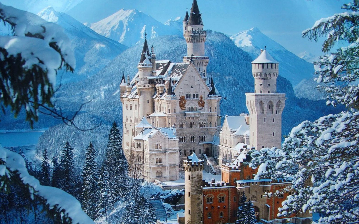 замок нойшванштайн германия фото