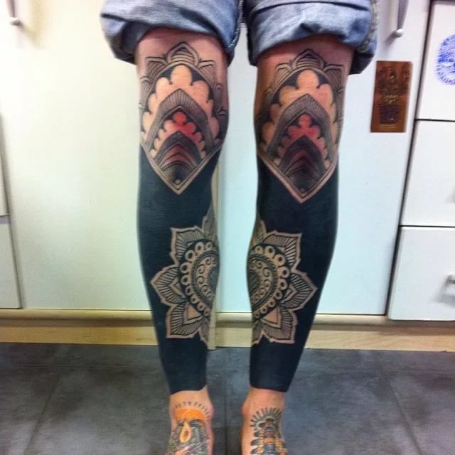 blackwork tattoo нога фото
