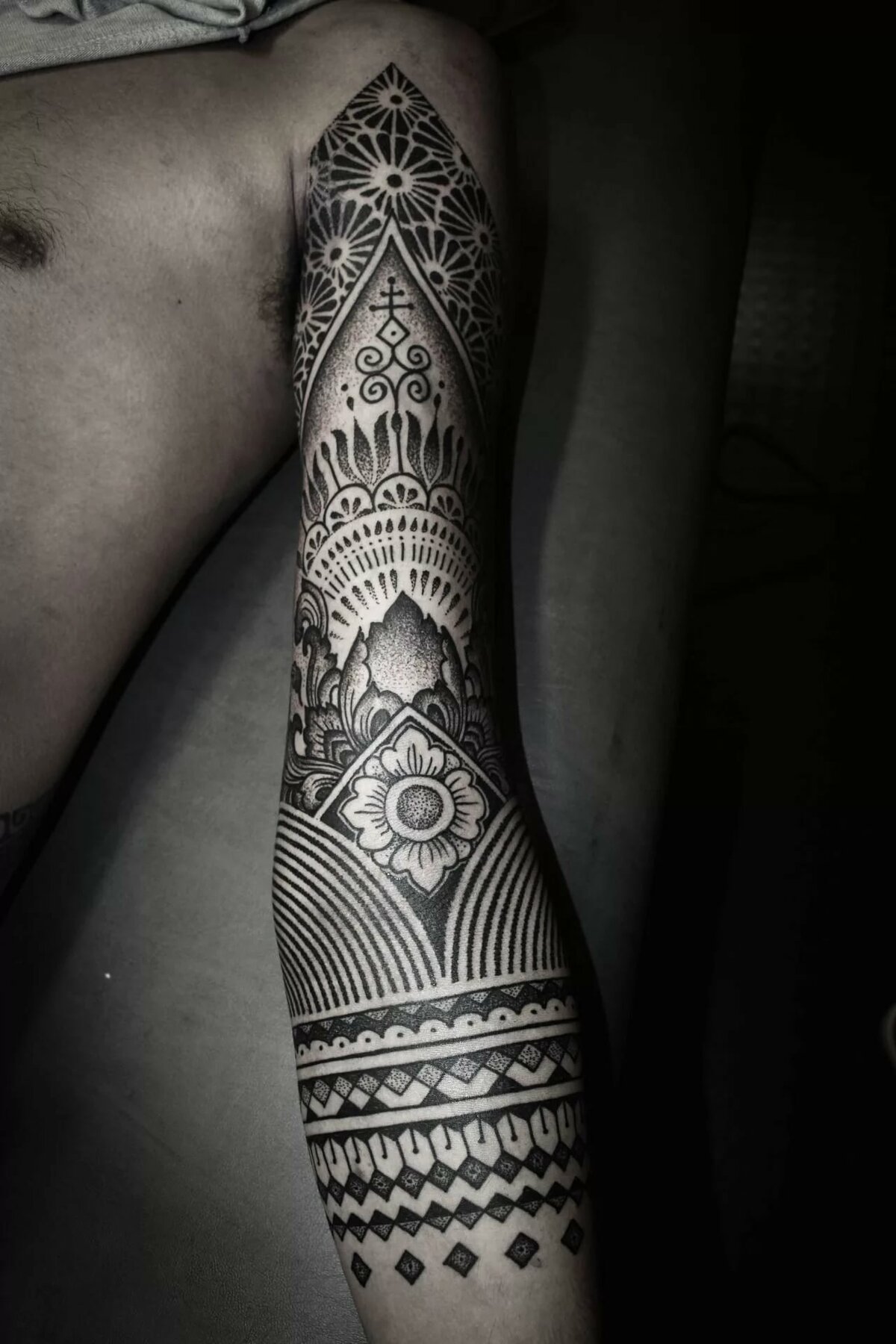blackwork tattoo sleeve эскизы фото