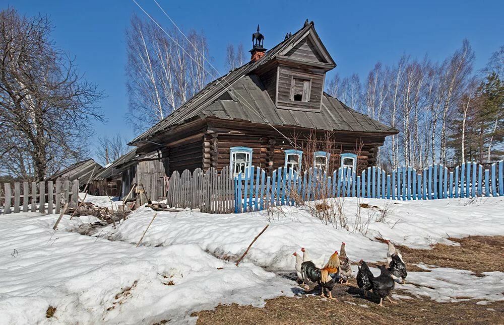 деревенский домик в марте фото