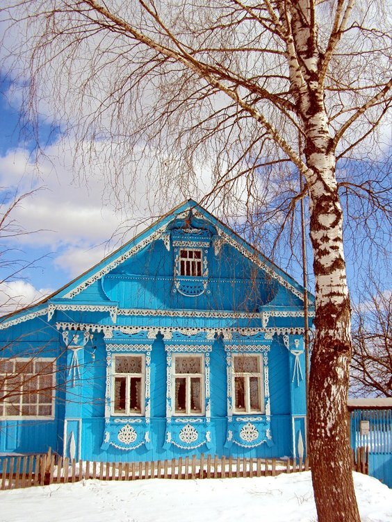 деревенский гллубой домик фото