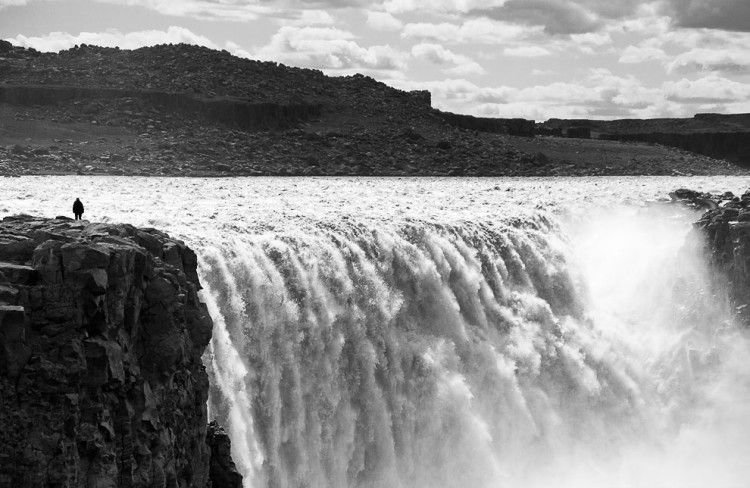 деттифосс - самый мощный европейский водопад фото