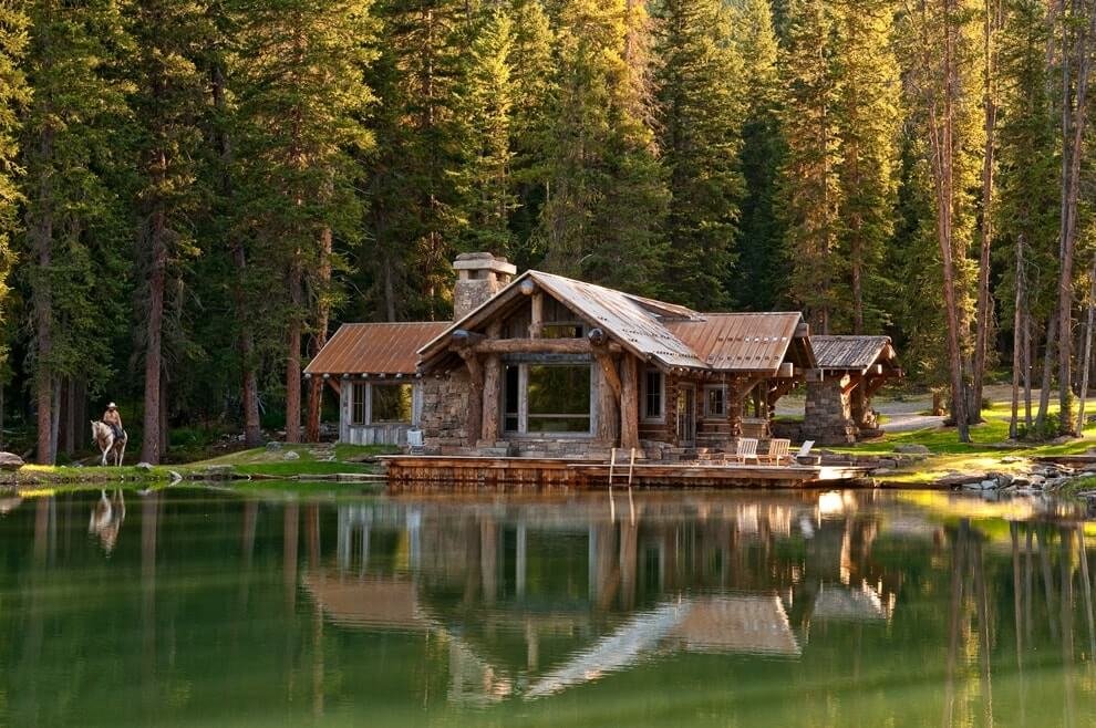 дом в лесу у озера фото