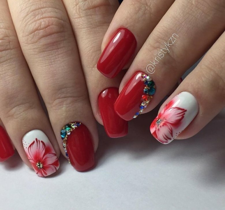 красный маникюр 2018 модные фото