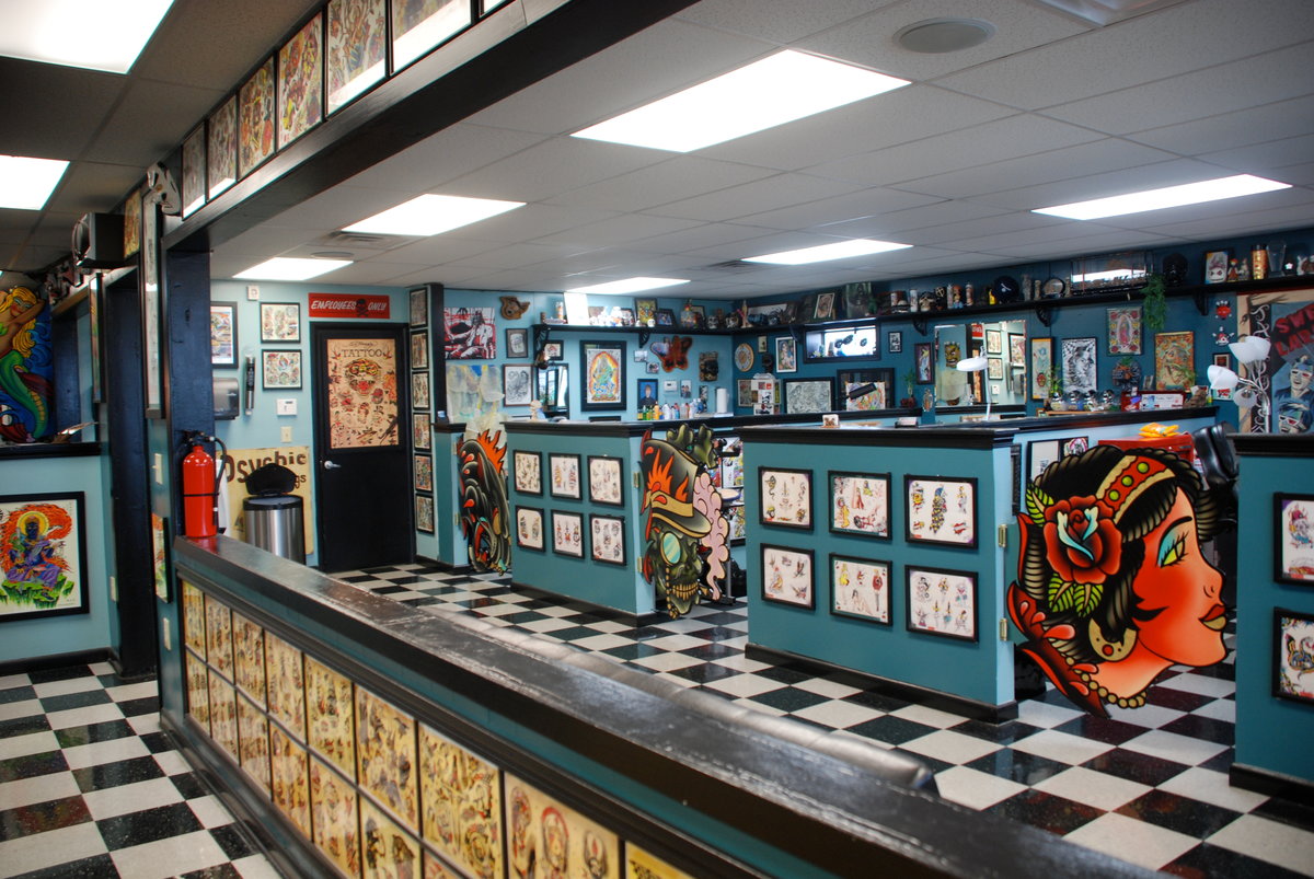 tattoo shop фото