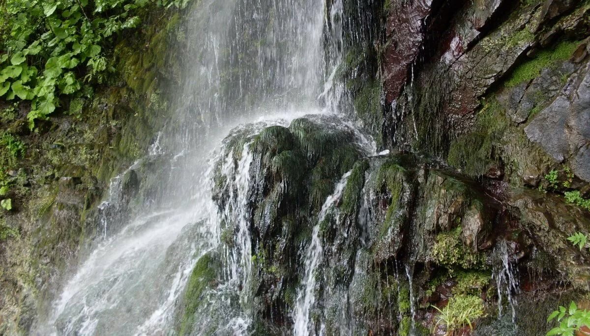 водопад девичьи слезы красная поляна фото