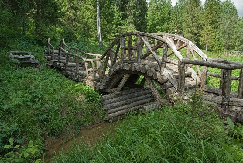водяная мельница на реке фото